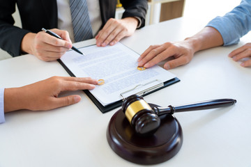 gavel and couple with separation agreement and rings